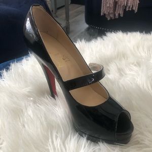 Christian Louboutin Vero Cuoio Peep Toe Size 37